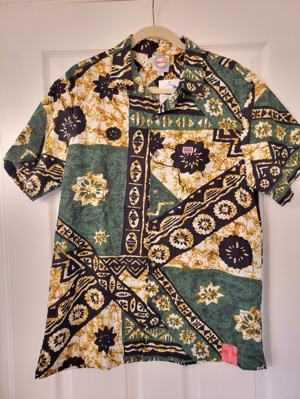 Pipe Dreams Surf Co. Aloha Shirt NWT